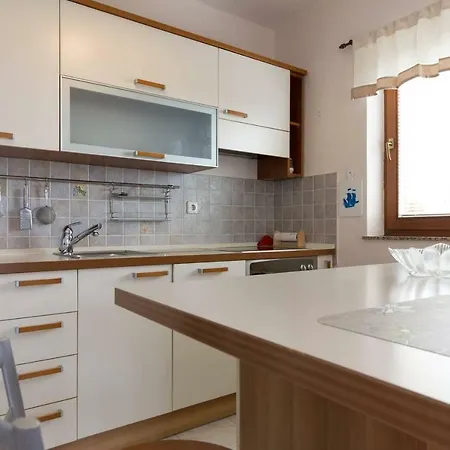 Apartament In Icici For 6 Person Opatija