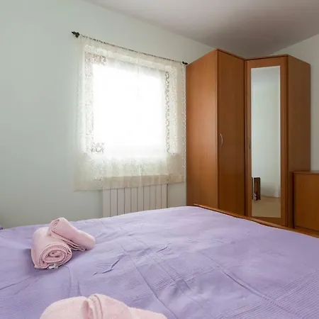 Apartament In Icici For 6 Person