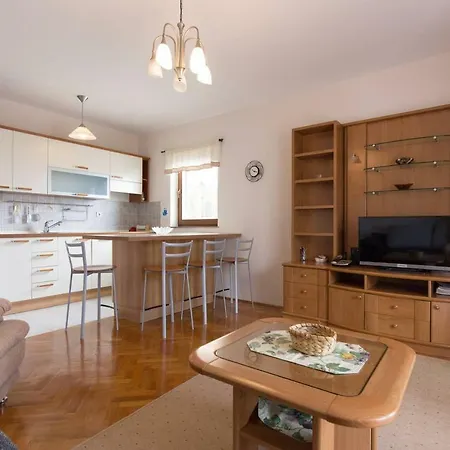 Apartament In Icici For 6 Person Opatija