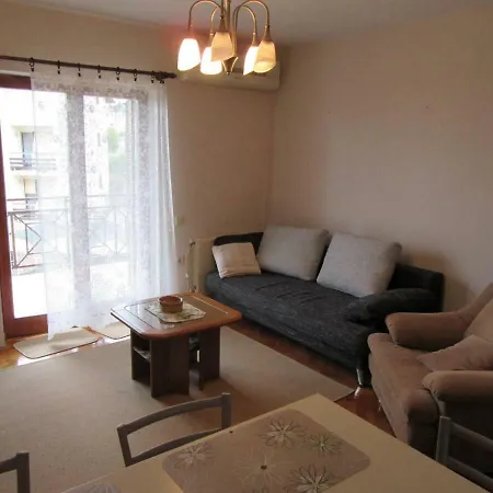 In Icici For 6 Person Apartament Opatija